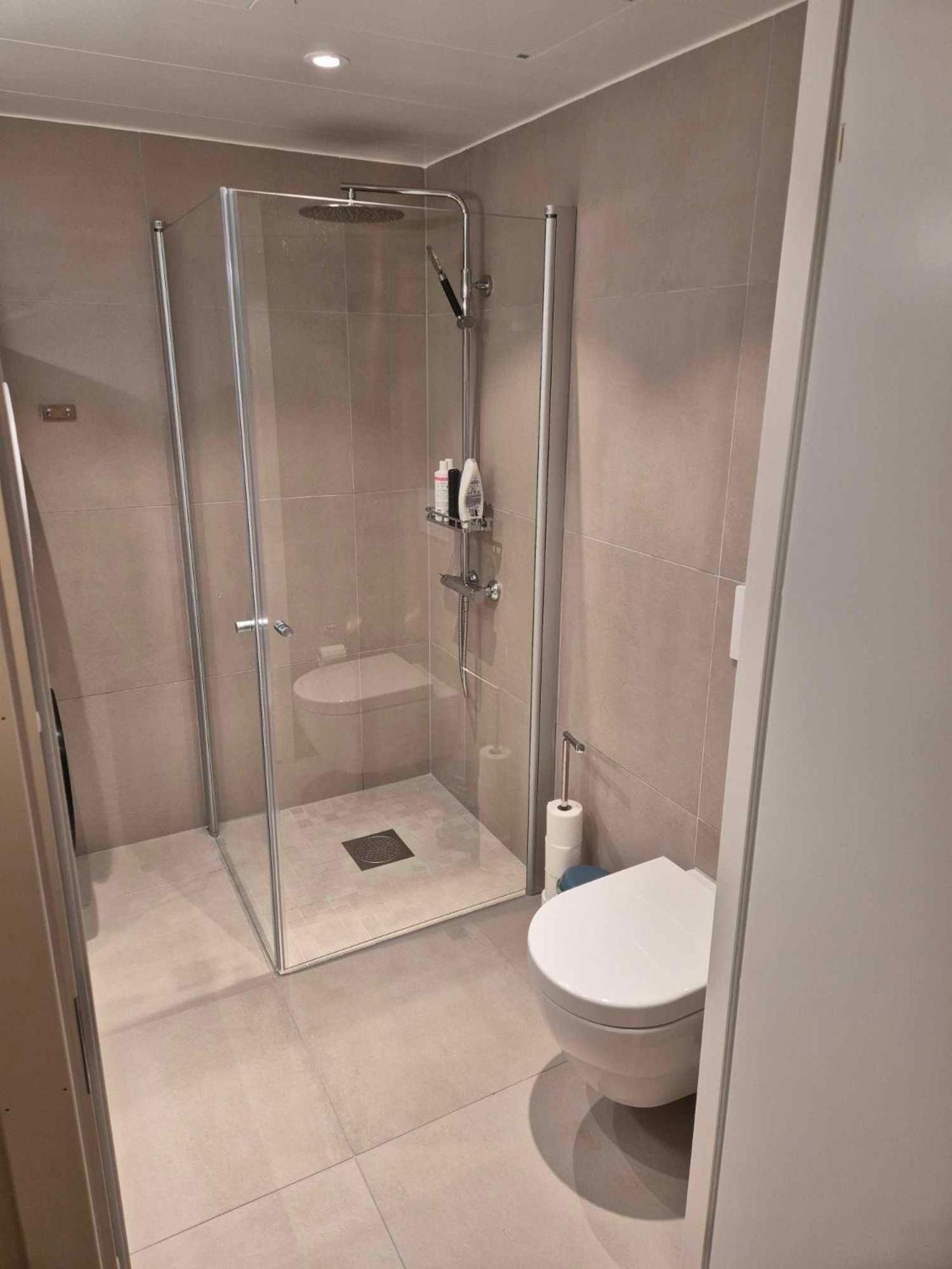 Modern With 2 Bedrooms